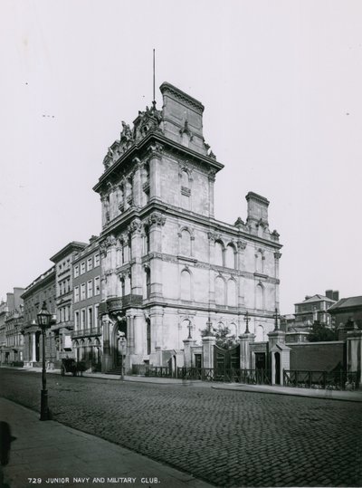 Club Junior de la Marine et Militaire, Londres - English Photographer